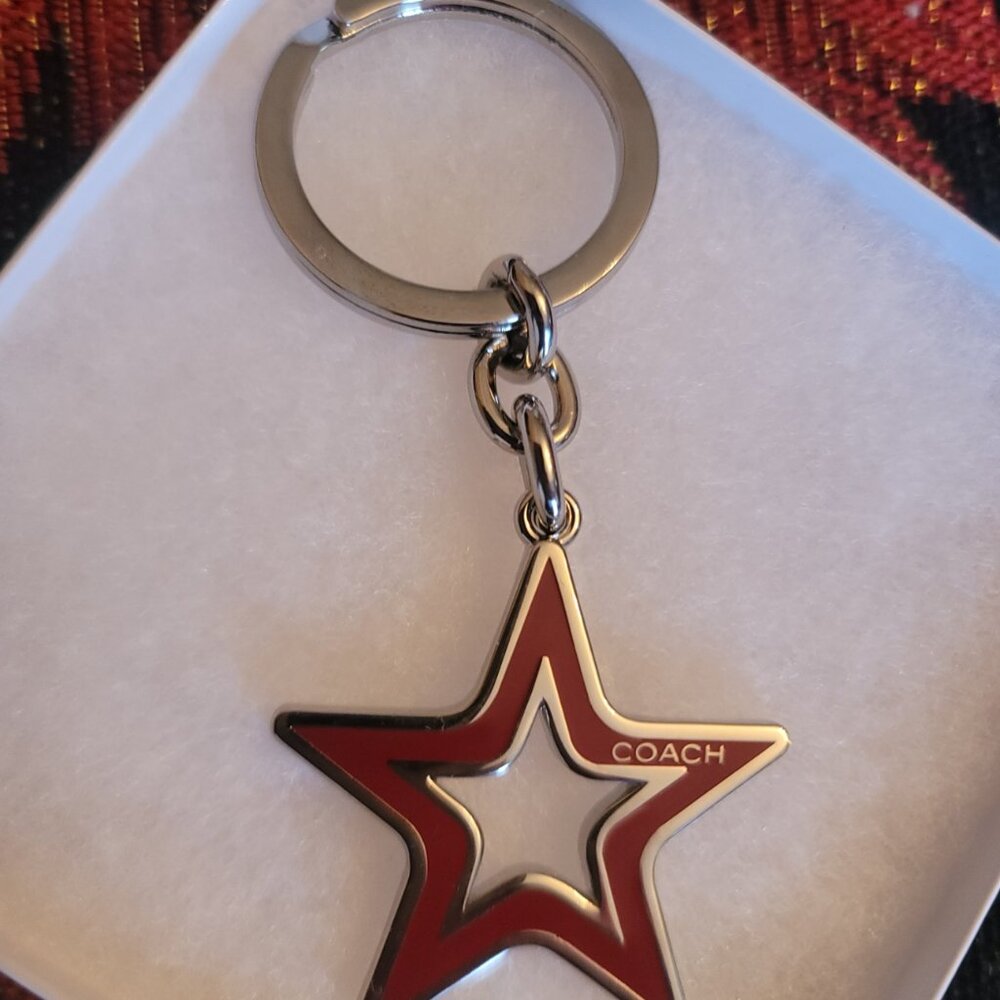 COACH -Signature Red Enamel Star Keychain/ Bag Charm/Key Ring. Brand New.Vintage - Picture 10 of 11